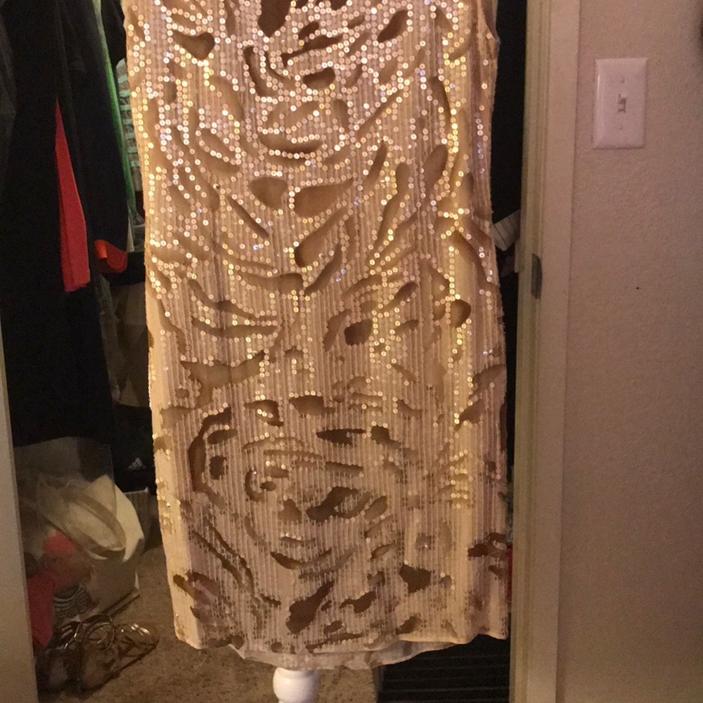 Alice + Olivia Size 0 gold sequin Mini dress - Picture 3 of 5